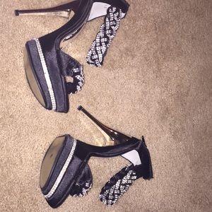 High heels with diamonds from the gods 💦✨